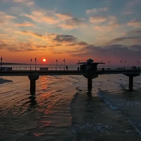 3-bedroom Plac Neptuna By Renters Διαμέρισμα