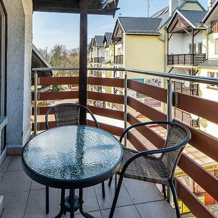 3-bedroom Plac Neptuna By Renters Apartman