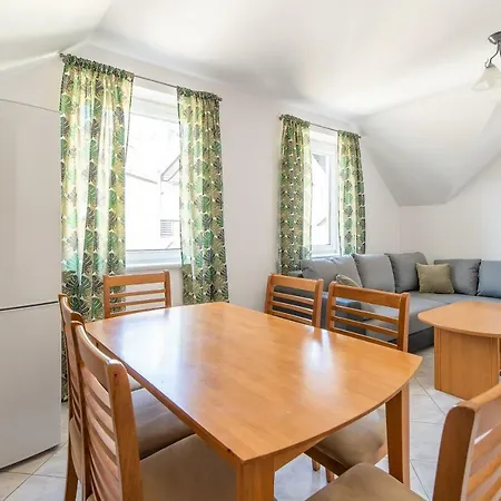 3-bedroom Plac Neptuna By Renters