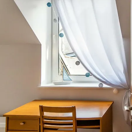 3-bedroom Plac Neptuna By Renters Apartman *