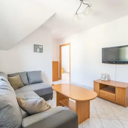 Apartman 3-bedroom Plac Neptuna By Renters