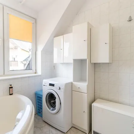 Apartman 3-bedroom Plac Neptuna By Renters *